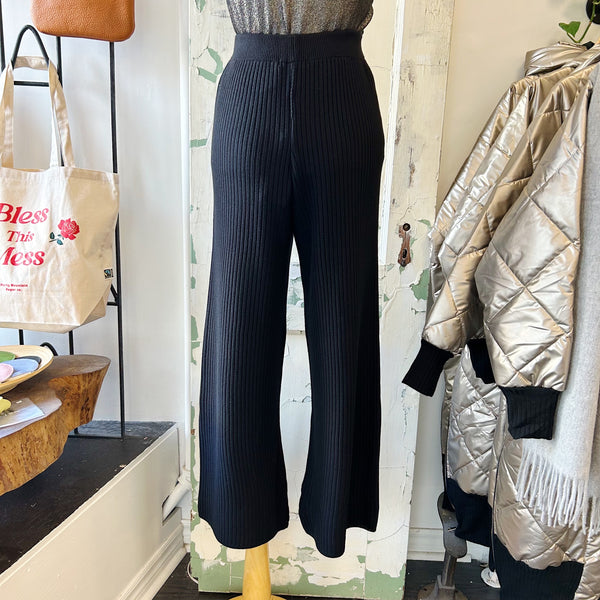 Elliana Capri Contrast Rib Knit Pants – Vintage by Misty