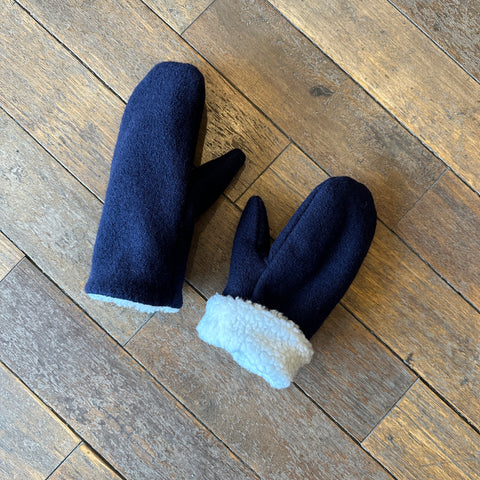 Milo and Dexter // Classic Wool Mittens Navy